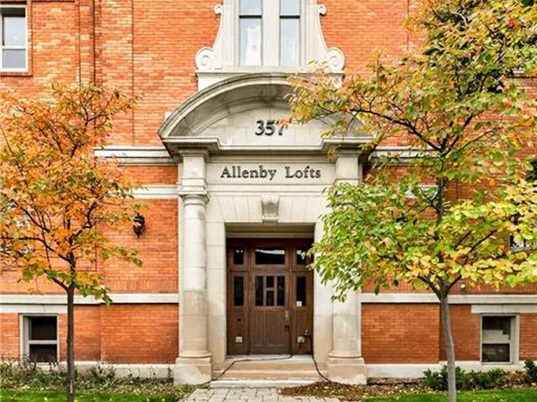 357 Hunter St W #13, Hamilton, ON L8P 1S6
