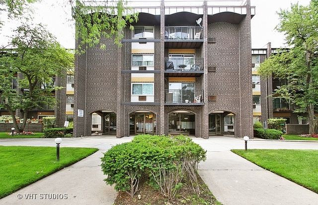 1st image of 6800 N California Ave APT 3H