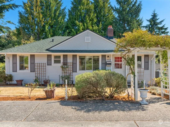 8420 36th Avenue SW, Seattle, WA 98126
