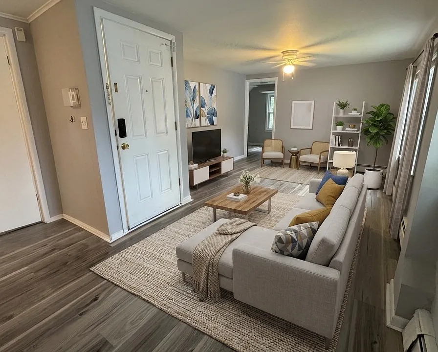 21 Reservoir Rd #4