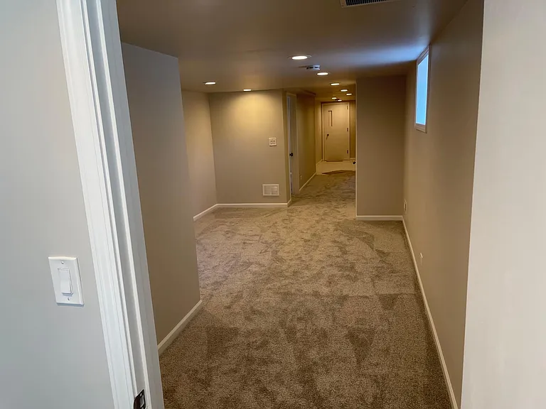 313 N Wolf Rd — Photo 28