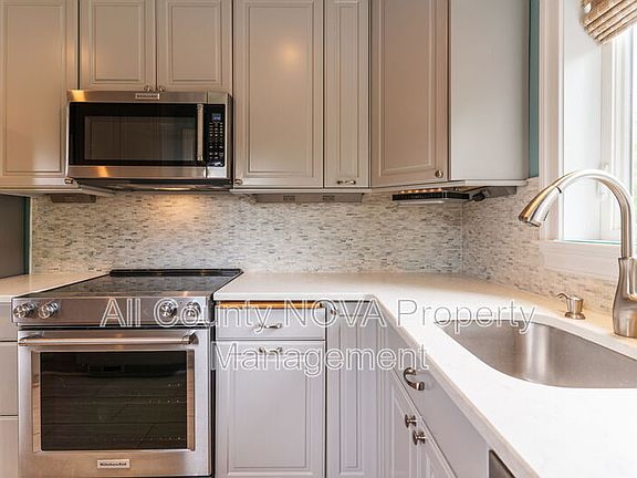 2nd image of 2841 E Lee Ave