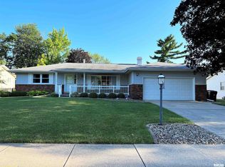 3220 W Capitol Dr, Peoria, IL