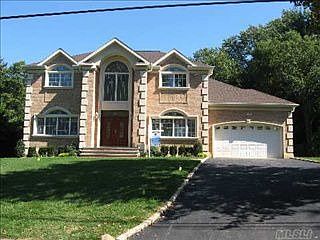1st image of 28 Center Dr