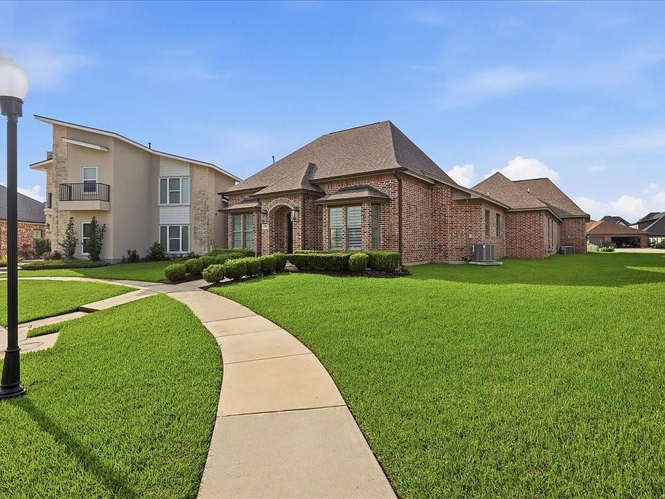 1st image of 7716 Pond Cir