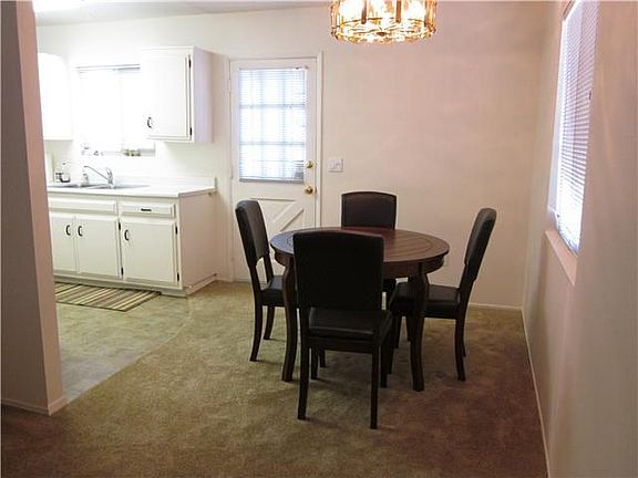 5th image of 830 Lori Ln