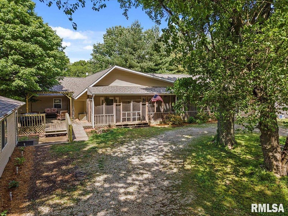 1319 Horse Farm Rd, Divernon, IL 62530 | Zillow