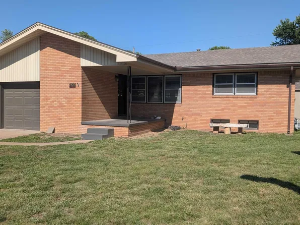 626 N Friend St, Belle Plaine, KS 67013