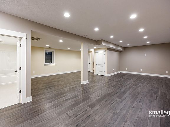 5th image of 2114 Tenway Dr SE