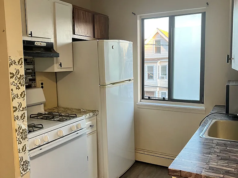 601 Davis Ave #17 — Photo 5