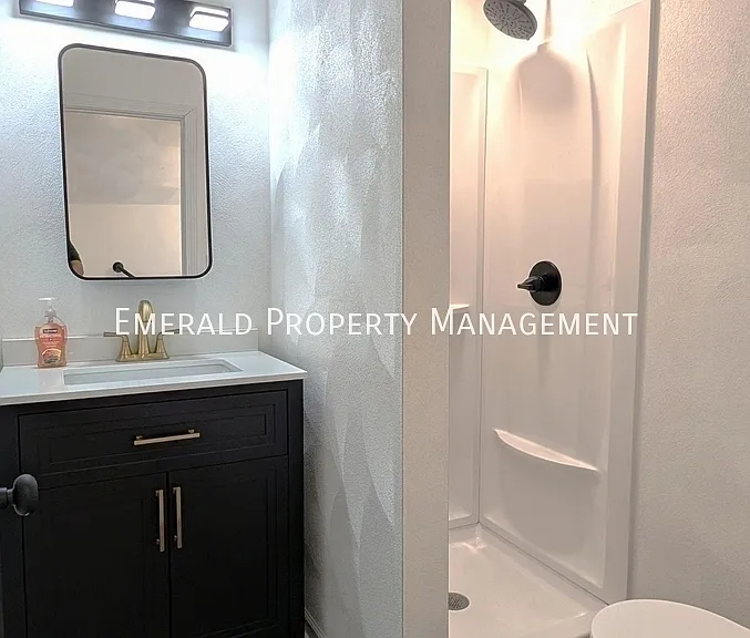 5688 Harrison St — Photo 17