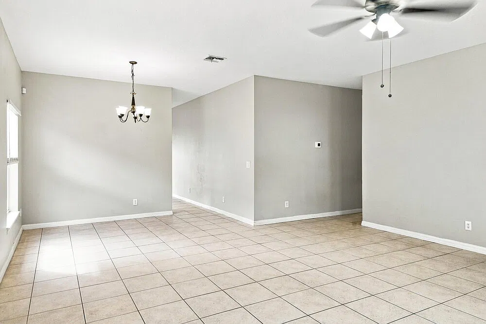 4 bed, 2.0 bath, 1728 sqft, $2,435 — Photo 3