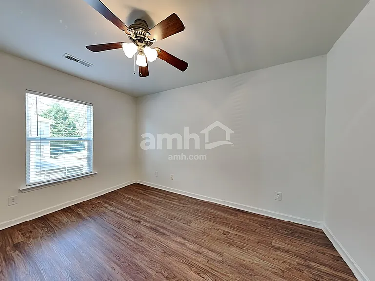 35 Border Ave — Photo 14