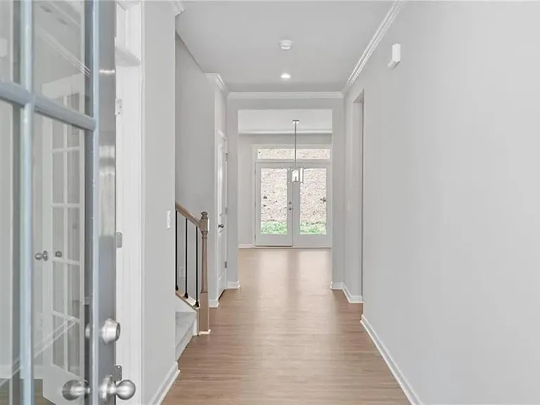 382 Riverwood Dr — Photo 10
