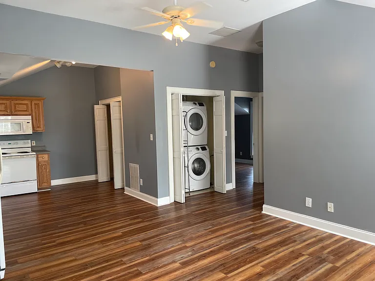 2027 S Milledge Ave #5 — Photo 6
