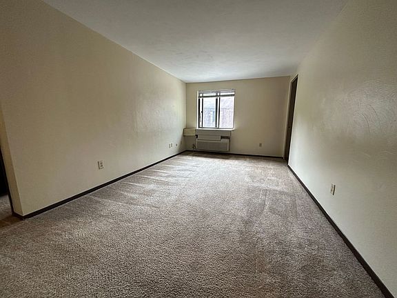 4th image of 301 Kellywood Mnr #0