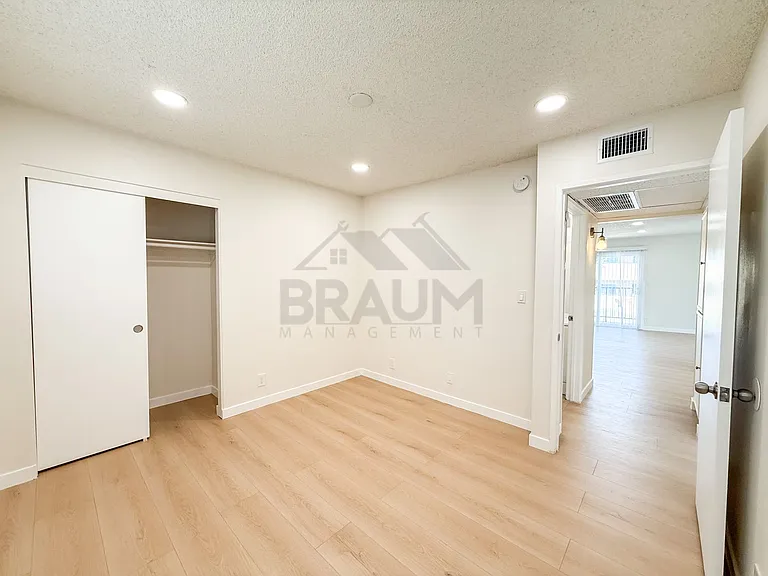 14801 DELANO — Photo 18