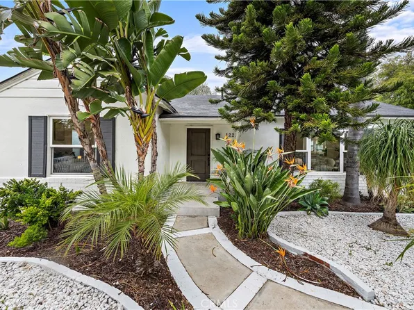 12233 La Maida St, Valley Village, CA 91607