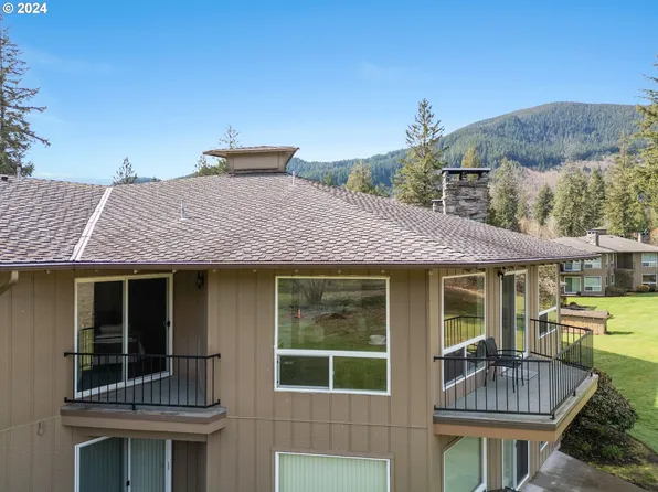 68615 E Fairway Estates Rd, Welches, OR 97067