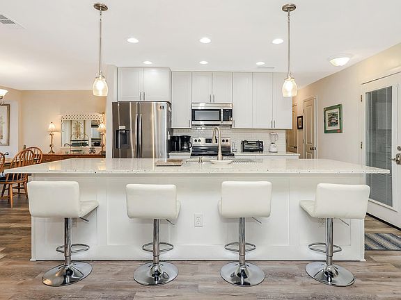 4th image of 517 Augusta Way #11001
