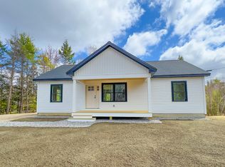32 Lombardo Dr, Bridgton, ME 04009