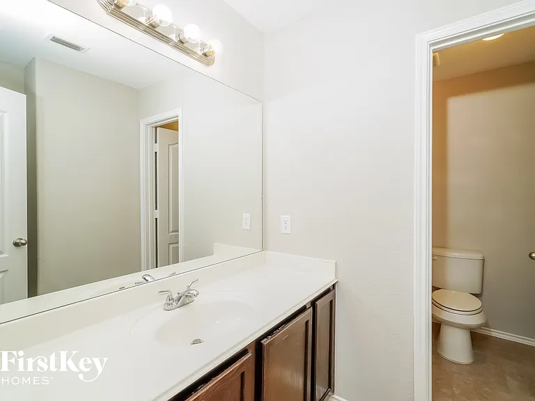 500 Stonebrook Dr — Photo 12