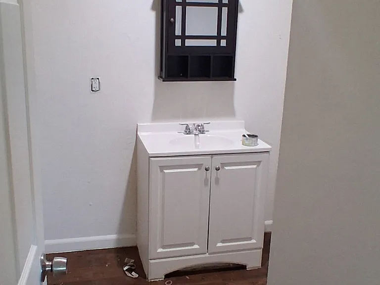 110 E 2nd St #2 — Photo 4