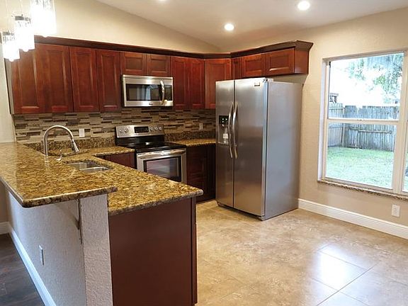 3rd image of 1034 Hardwood Dr