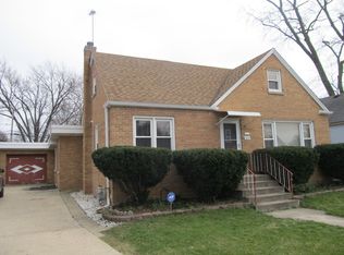 303 S Main St, Mount Prospect, IL 60056