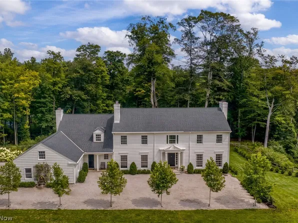 1249 W Hill Dr, Gates Mills, OH 44040