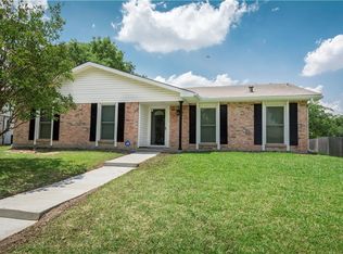 2010 Chatsworth Rd, Carrollton, TX 75007