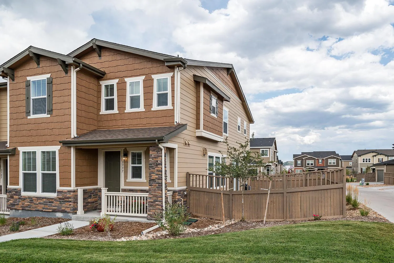 3 bed, 2761 sqft, $3,800 — Photo 2