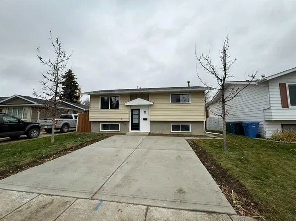 15 S Laval Ct W, Lethbridge, AB T1K 4G2