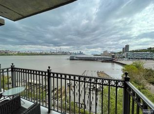 6211 City Pl #6211, Edgewater, NJ 07020