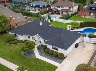14867 Landings Ln, Oak Forest, IL