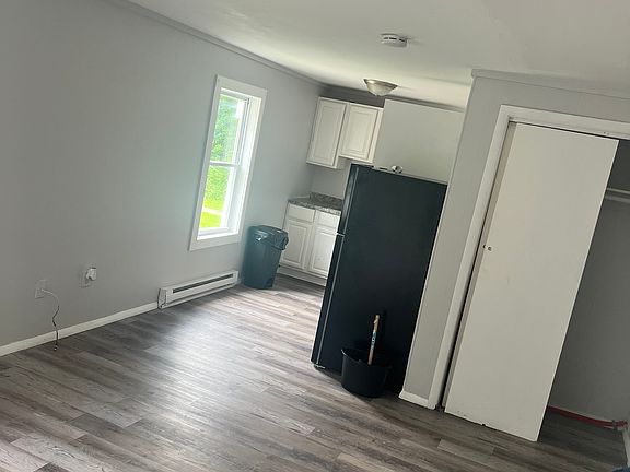 5th image of 15 Beaumont Estates Ln #10B