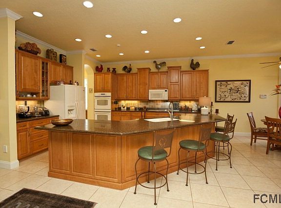 3rd image of 30 Jasmine Dr