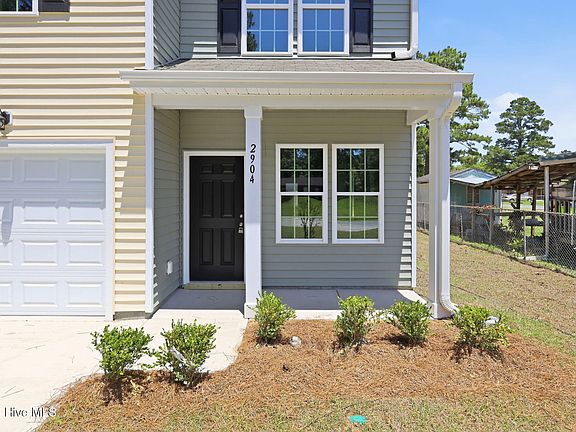 3rd image of 2904 Moore Avenue