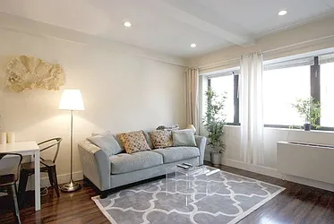 Rented by ER (DO NOT USE)