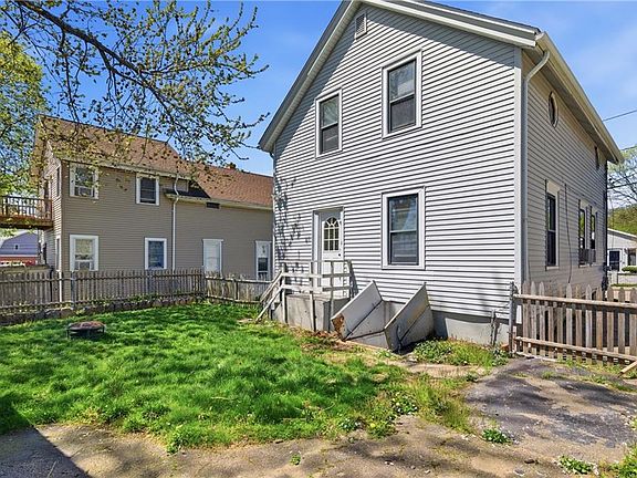3rd image of 25 Hoppin Ave