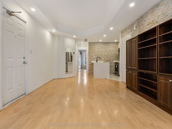 4th image of 11 Niagara St Unit 8