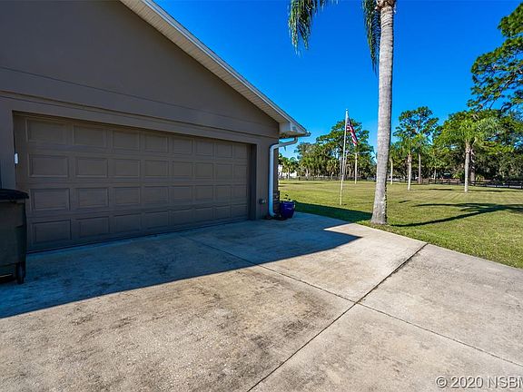4th image of 150 Country Circle Dr E