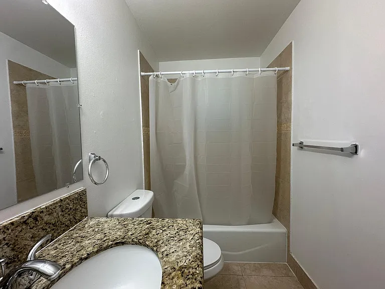 2705 NE 9th Ave — Photo 24