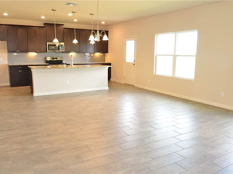 741 Farmers Dell — Photo 4