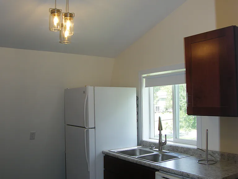 Midline Rd — Photo 4