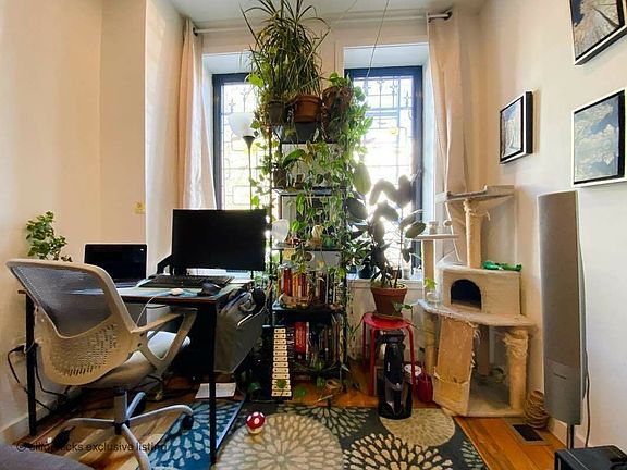 5th image of 1299 Putman Ave #1