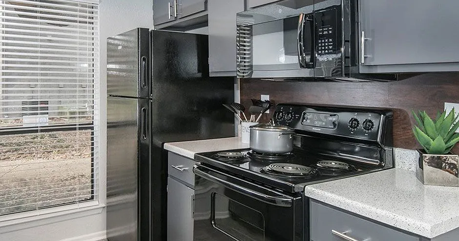 The Henry B Apartments — Photo 3