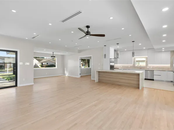 9203 Kapri Ln, Houston, TX 77025