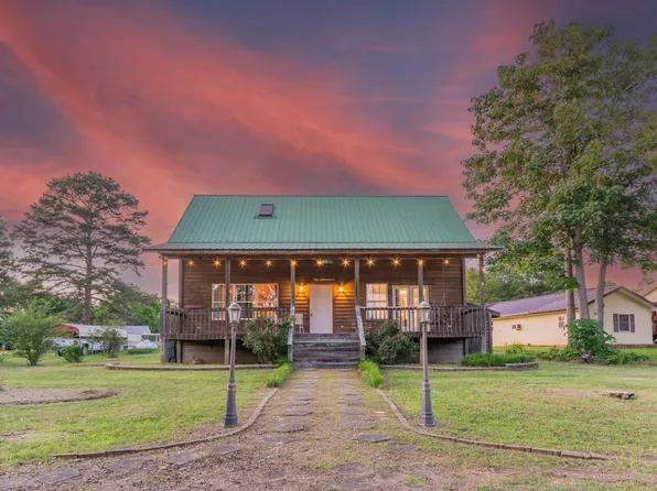 221 Skyline Dr, Greers Ferry, AR 72067