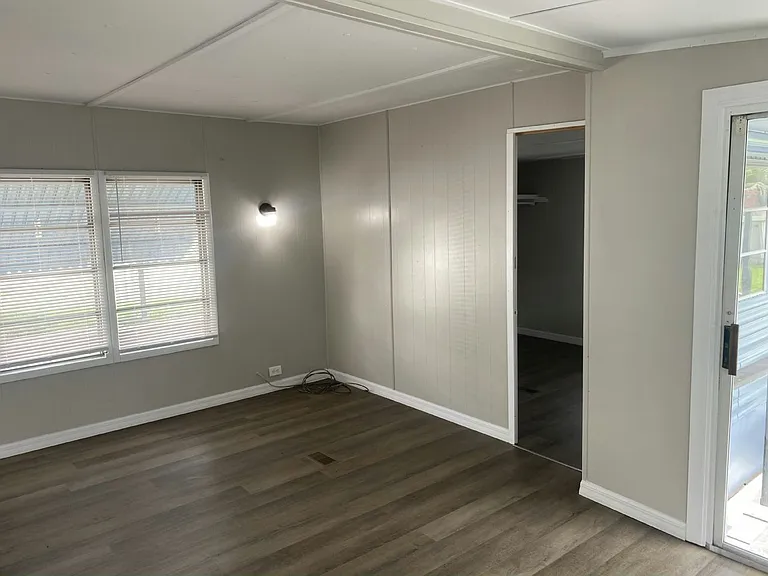 Lakeview Terrace — Photo 20